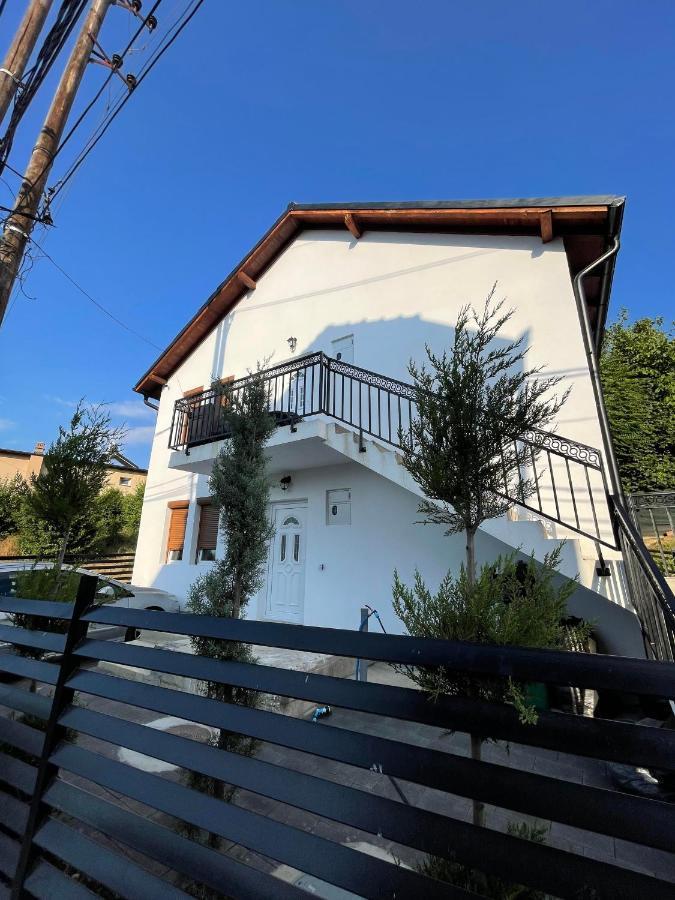 Rock Hostel Priștina Exterior foto